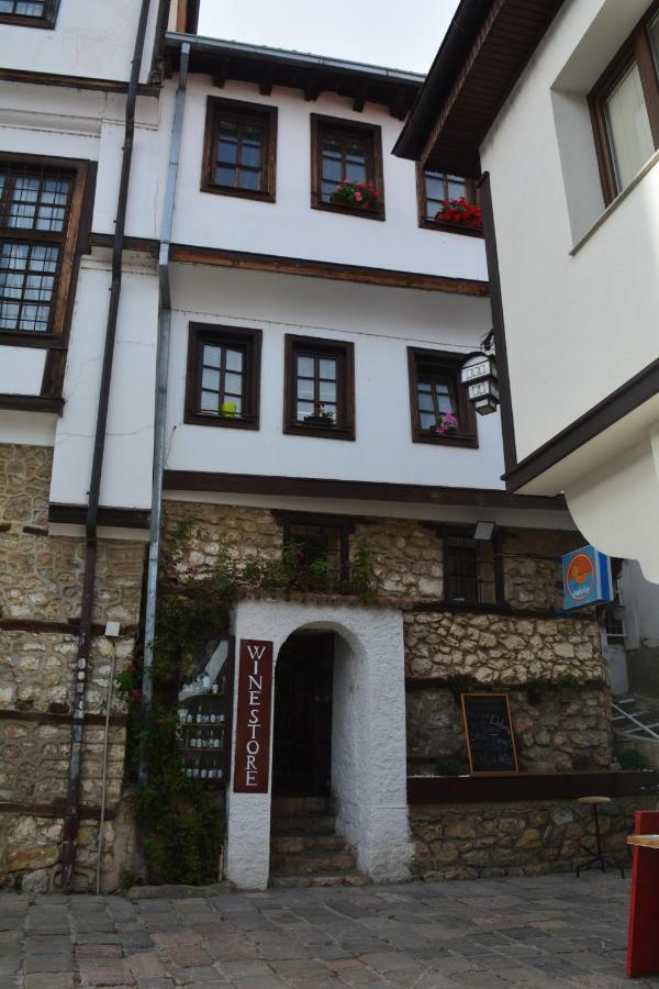 Patche Residence - A Wine Cellar Hideaway In The Historic Home Of Revolutionary Metodi Patche Ohrid Extérieur photo