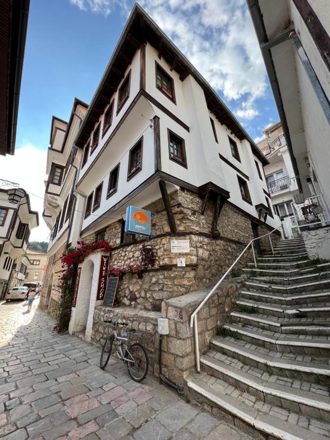 Patche Residence - A Wine Cellar Hideaway In The Historic Home Of Revolutionary Metodi Patche Ohrid Extérieur photo